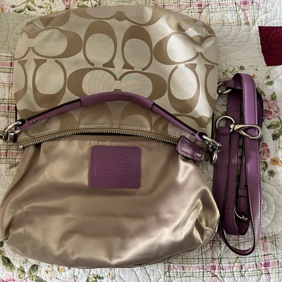 Like new condition Coach Kristen kisslock purse - Picture 2 of 8